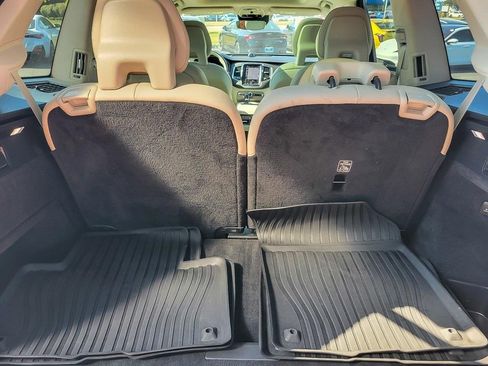 Used 2022 Volvo XC90 T6 Inscription w/ Lounge Package image 18