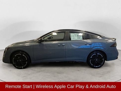 New 2026 Nissan Sentra SR w/ SR Premium Package FWD image 2