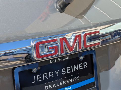 Used 2019 GMC Acadia SLT w/ LPO, Cargo Package FWD image 26