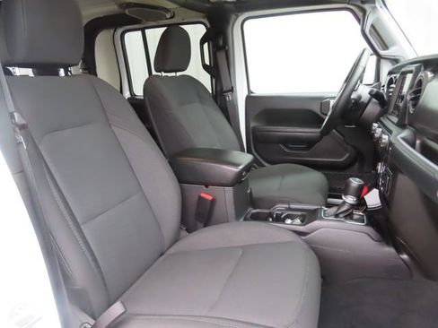Used 2022 Jeep Gladiator Sport AWD/4WD image 26