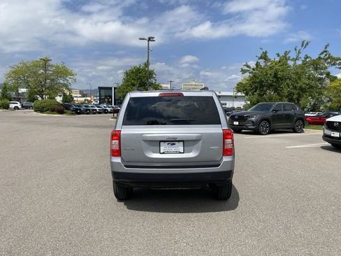 Used 2016 Jeep Patriot Latitude AWD/4WD image 4