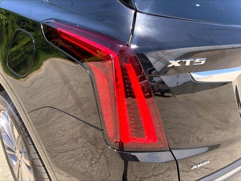 Certified 2025 Cadillac XT5 Premium Luxury AWD/4WD image 28