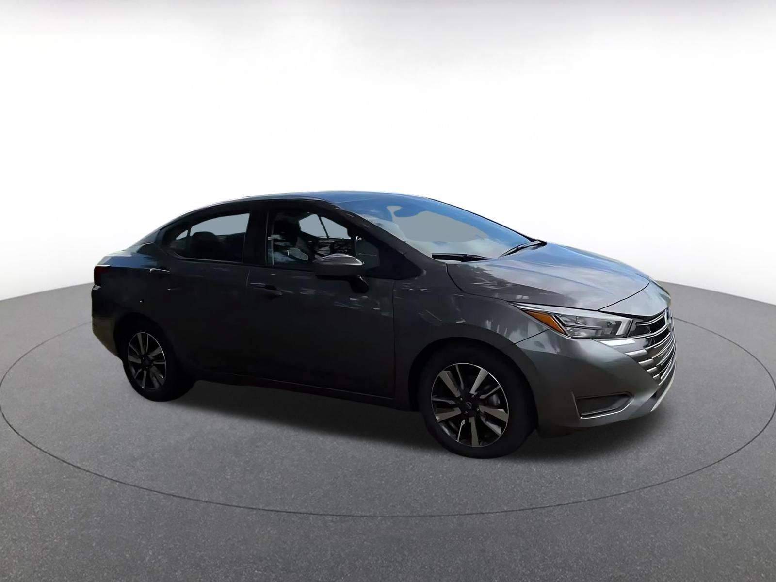 Used 2025 Nissan Versa SV FWD image 2