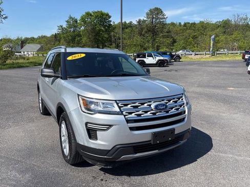Used 2019 Ford Explorer XLT w/ Class III Trailer Tow Package AWD/4WD image 6