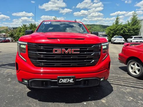 Used 2024 GMC Sierra 1500 Elevation AWD/4WD image 2