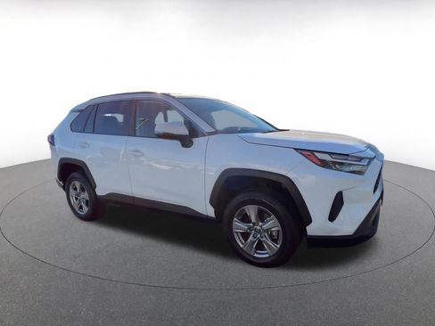 Used 2025 Toyota RAV4 XLE image 2