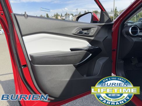 New 2026 Chevrolet Trax LT w/ Driver Confidence Package image 10