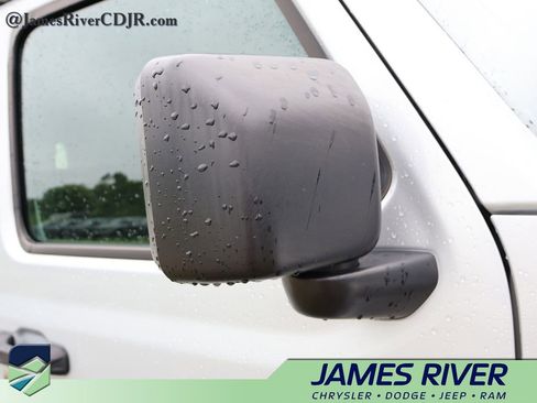 Used 2023 Jeep Wrangler Unlimited Sahara w/ Cold Weather Group AWD/4WD image 11