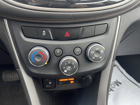 Used 2017 Chevrolet Trax LT w/ Driver Confidence Package image 21