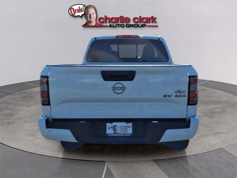 Used 2022 Nissan Frontier SV w/ Technology Package image 4