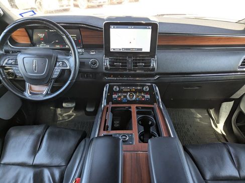 Used 2019 Lincoln Navigator L Reserve image 22