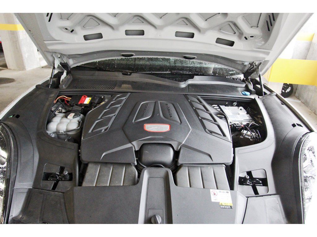 Used 2023 Porsche Cayenne GTS AWD/4WD image 30