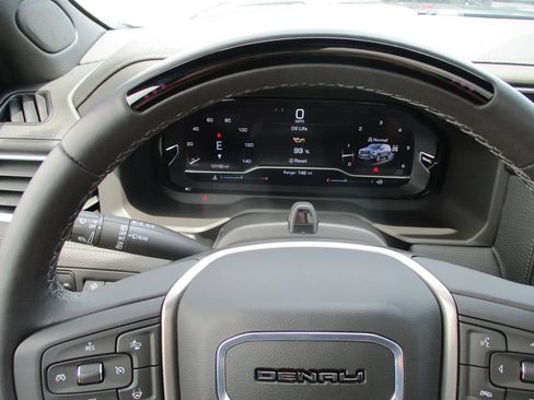 Used 2024 GMC Yukon Denali w/ Denali Reserve Package AWD/4WD image 35