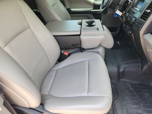 Used 2022 Ford F250 XL w/ Power Equipment Group AWD/4WD image 11