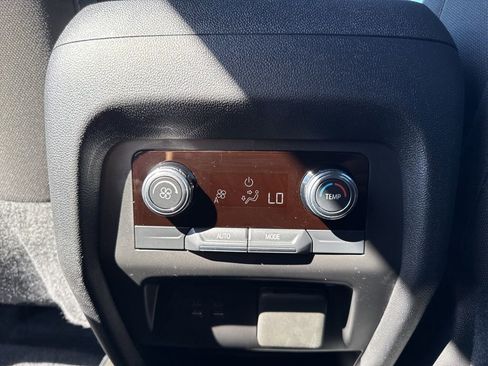 Used 2025 GMC Acadia Elevation image 12