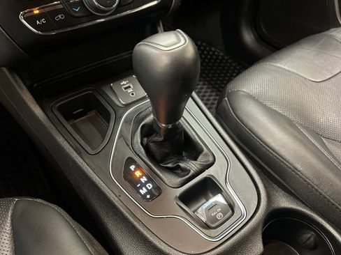 Used 2021 Jeep Cherokee Latitude Lux w/ Sun & Sound Group FWD image 23