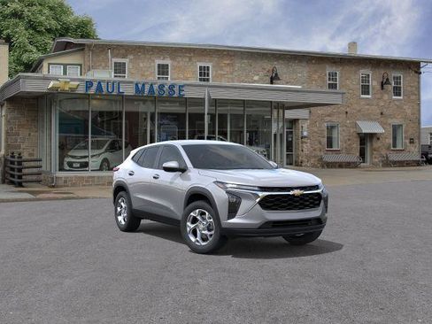 New 2026 Chevrolet Trax LS w/ LS Convenience Package FWD image 25