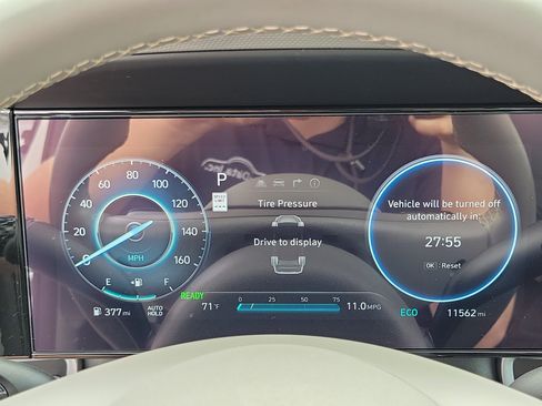 Certified 2025 Hyundai Elantra SEL FWD image 13