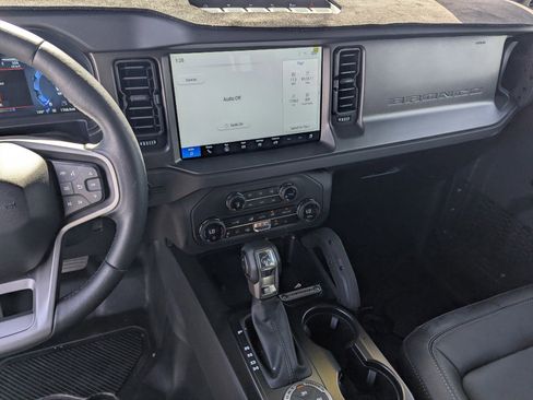 Certified 2025 Ford Bronco Badlands AWD/4WD image 10