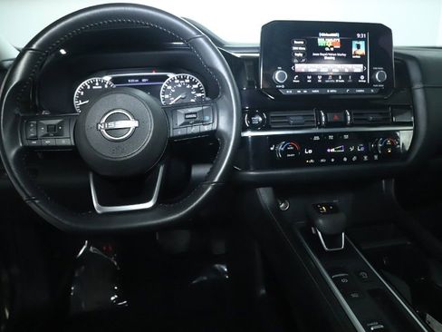 Certified 2025 Nissan Pathfinder SV FWD image 29
