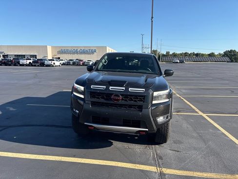 Used 2025 Nissan Frontier PRO-4X AWD/4WD image 5