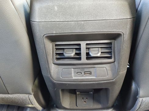 Used 2024 GMC Canyon Denali image 22