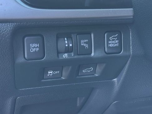 Used 2018 Subaru Forester 2.5i Touring AWD/4WD image 25