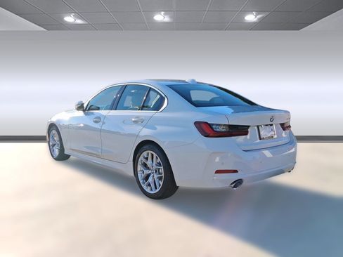 Used 2026 BMW 330i Sedan w/ Convenience Package RWD image 3