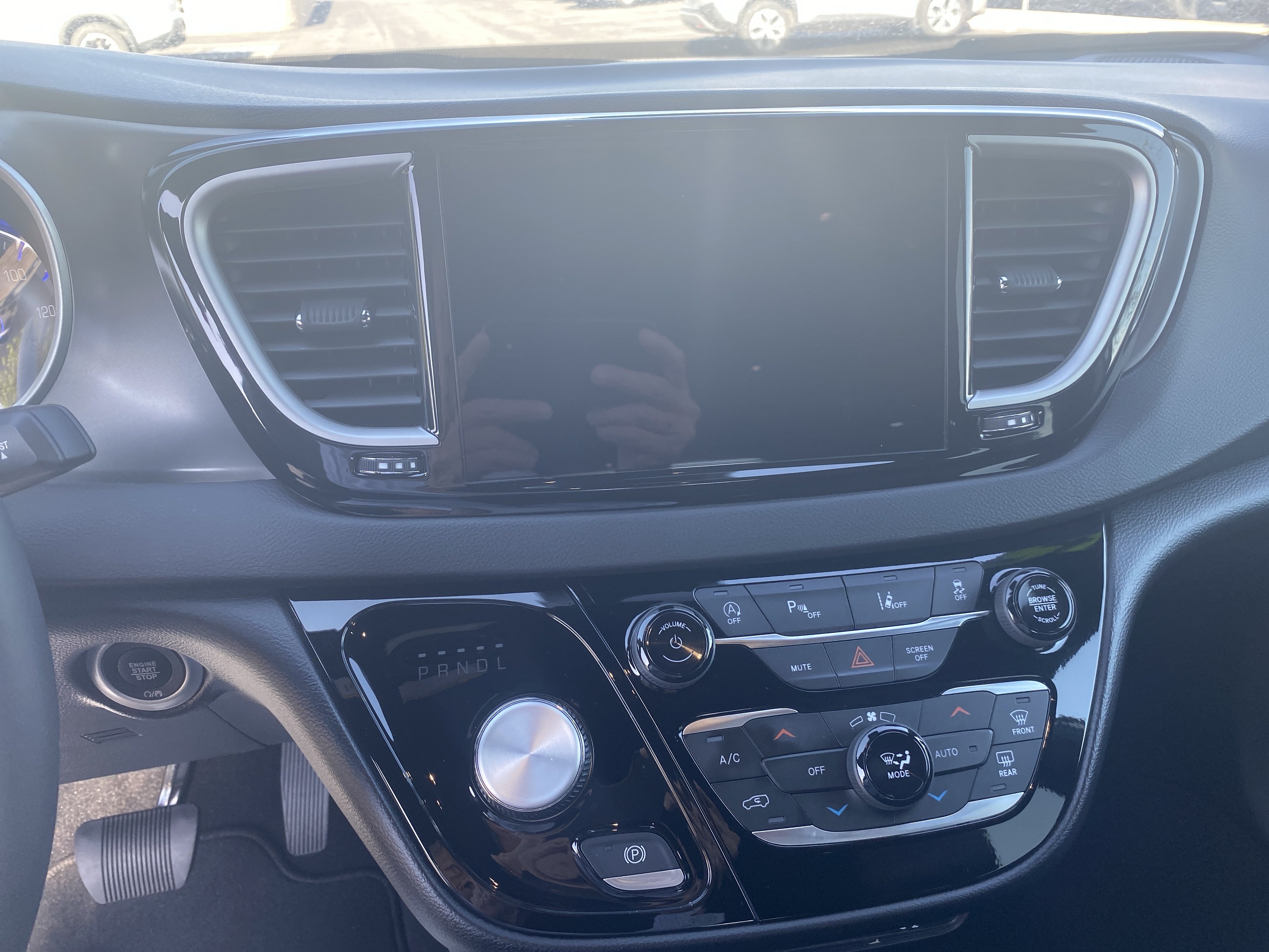 Used 2025 Chrysler Pacifica Select FWD image 13