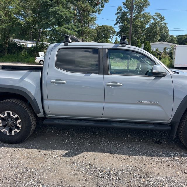 Used 2019 Toyota Tacoma TRD Off-Road AWD/4WD image 7