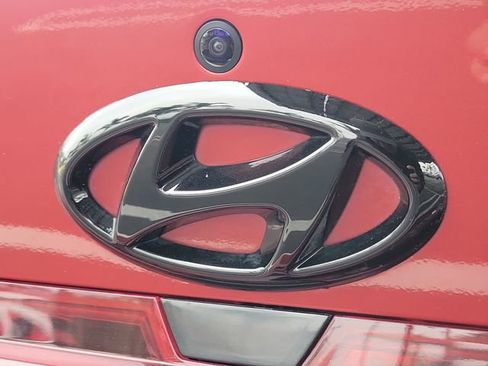 Used 2022 Hyundai Elantra SE FWD image 25