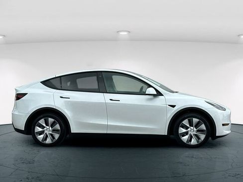 Used 2023 Tesla Model Y Long Range AWD/4WD image 8