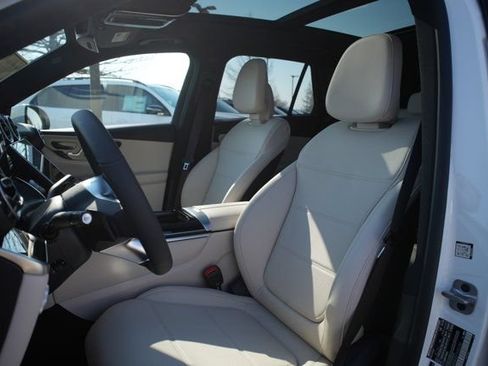 Used 2026 Mercedes-Benz GLC 300 image 13