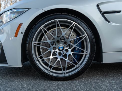 Used 2017 BMW M4 Coupe image 9