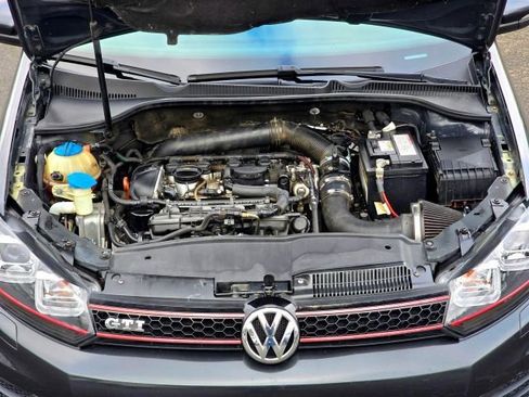 Used 2013 Volkswagen GTI 2-Door image 32