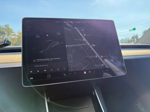 Used 2018 Tesla Model 3 Long Range image 30