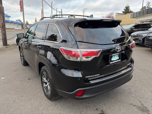 Used 2016 Toyota Highlander XLE image 3