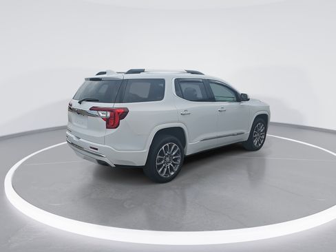 Used 2023 GMC Acadia Denali w/ Denali Ultimate Package image 3