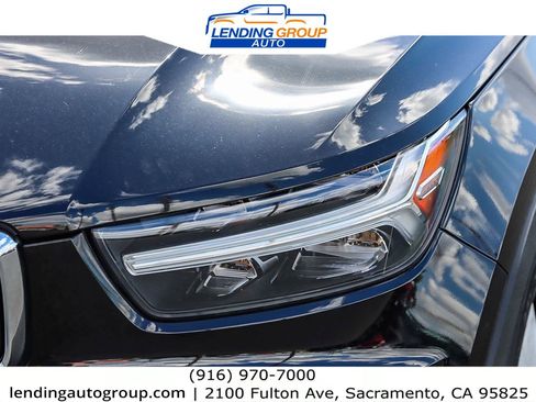 Used 2019 Volvo XC40 T5 Momentum image 7