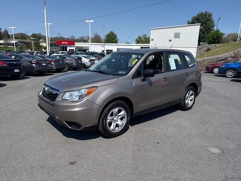 Used 2015 Subaru Forester 2.5i AWD/4WD image 4