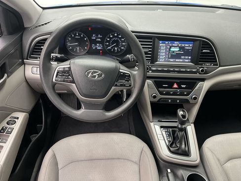 Used 2017 Hyundai Elantra SE image 10
