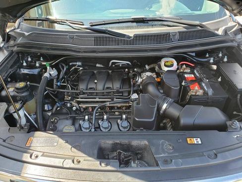 Used 2019 Ford Explorer XLT w/ Equipment Group 202A AWD/4WD image 26
