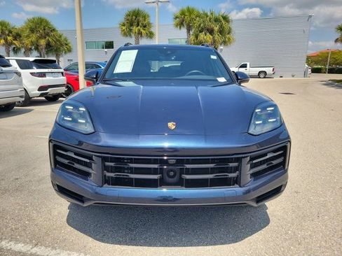 Certified 2024 Porsche Cayenne AWD/4WD image 3