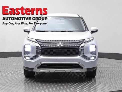 Used 2024 Mitsubishi Outlander SE AWD/4WD image 2