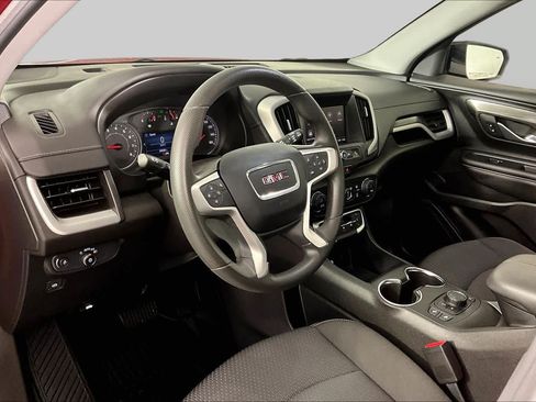 Used 2024 GMC Terrain SLE w/ Driver Convenience Package FWD image 17