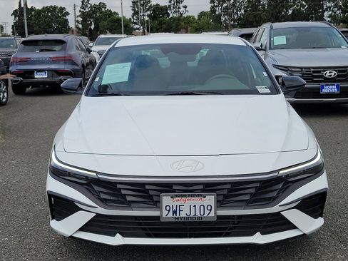 Certified 2025 Hyundai Elantra SEL FWD image 6