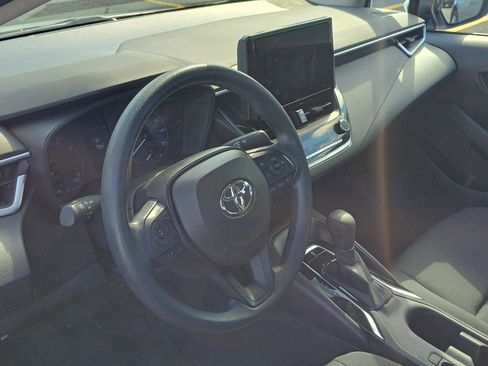 Used 2023 Toyota Corolla LE image 4