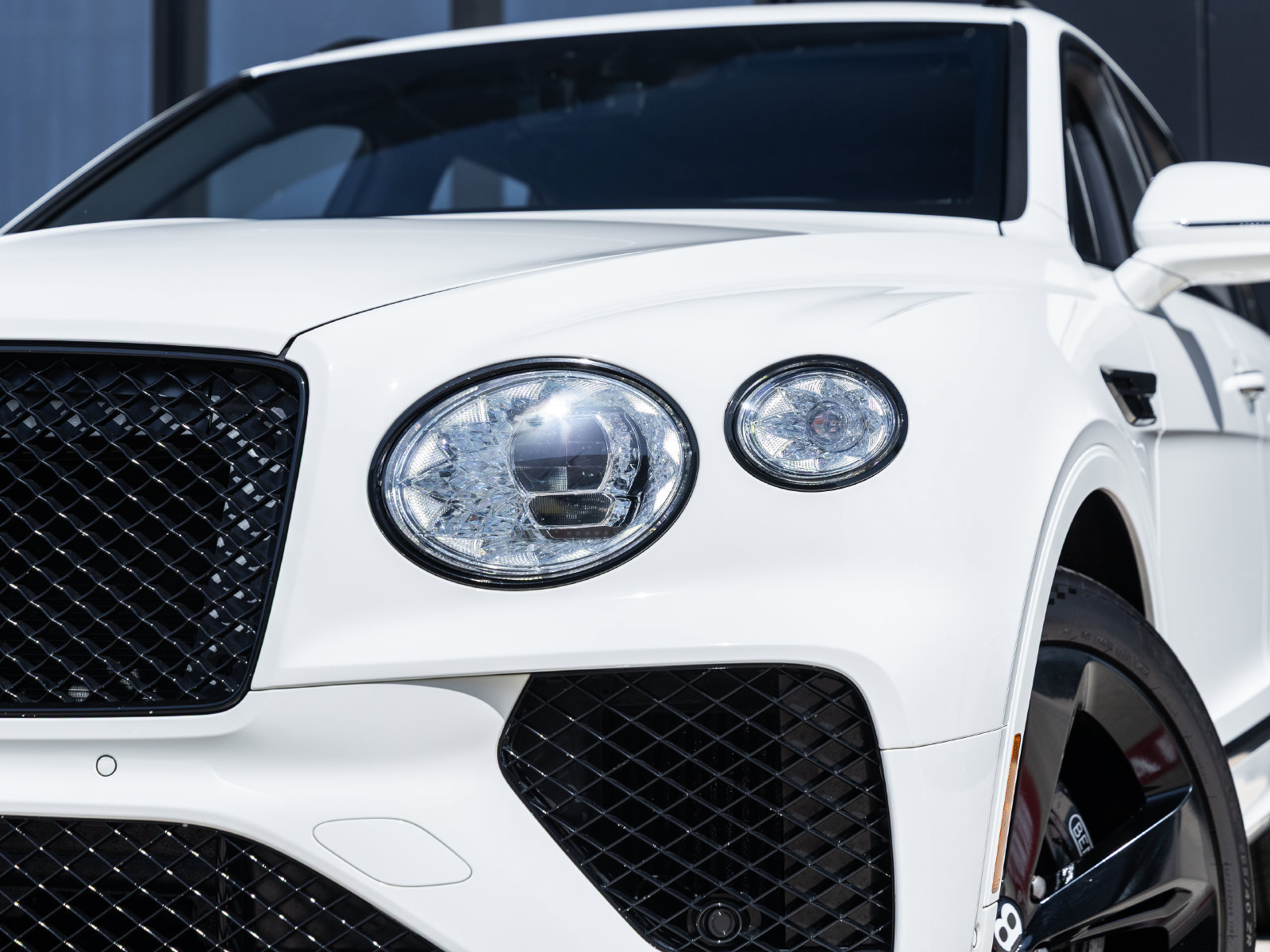 Used 2021 Bentley Bentayga AWD/4WD image 14