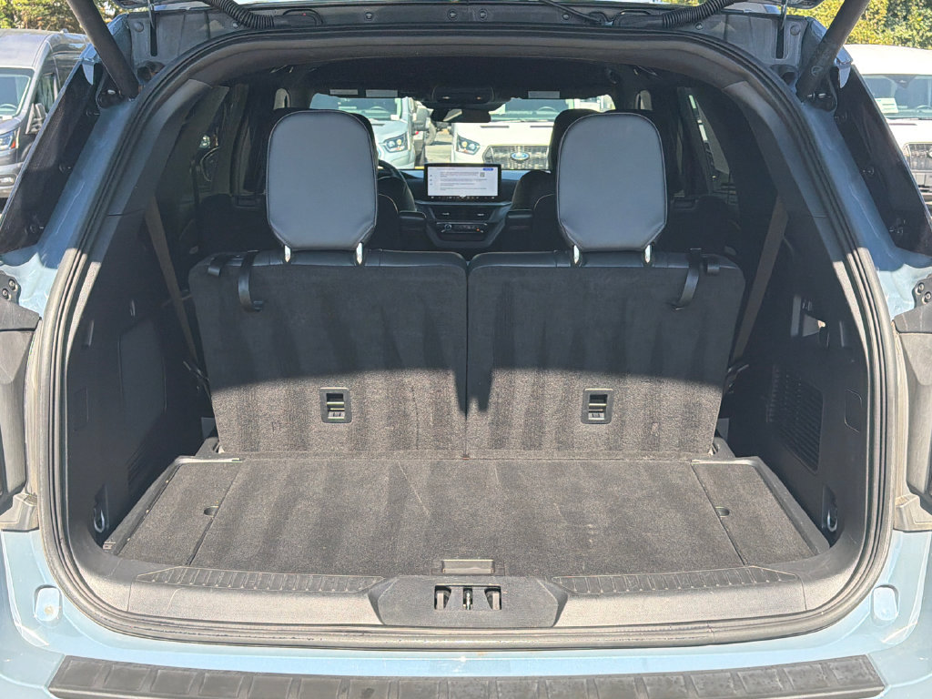 Used 2025 Ford Explorer ST-Line AWD/4WD image 18