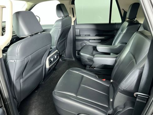 Used 2022 Ford Expedition Max XLT image 27